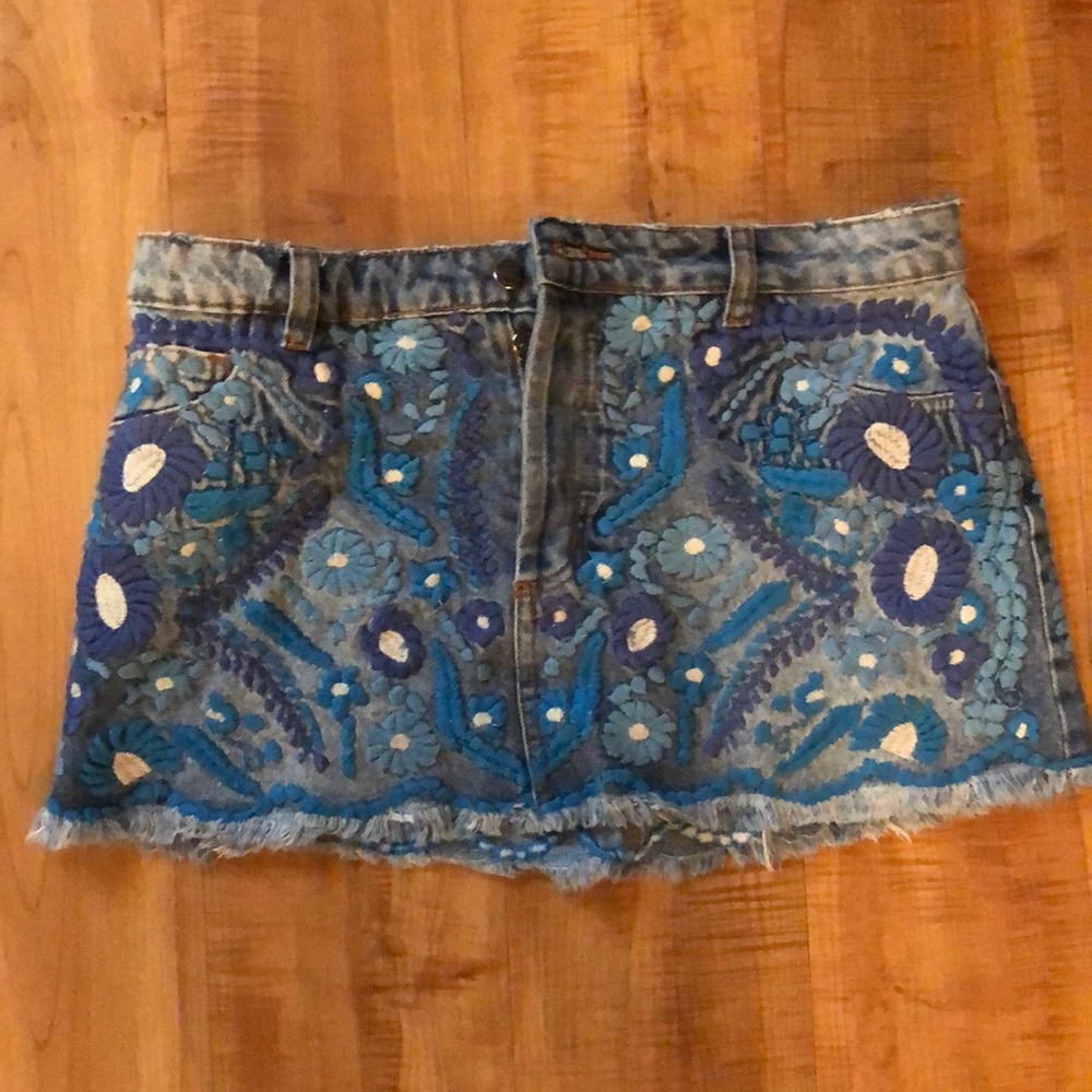 Anthropologie embroidered skirt. M. Runs small.